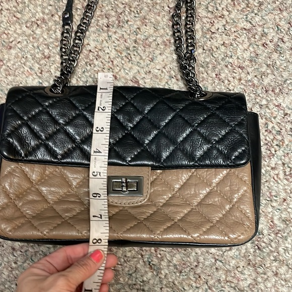 Black/ brown leather quilted purse with adjustable chain strap - Picture 4 of 14